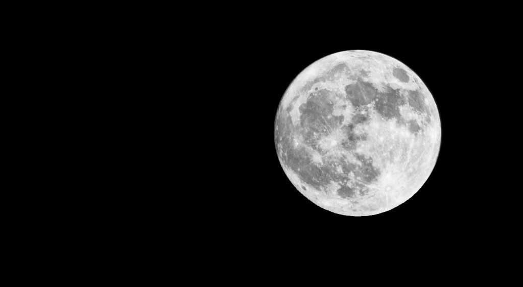 Photograph of the Wolf Moon Photographic